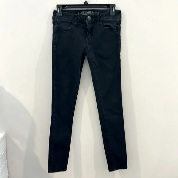 🌺American Eagle Outfitters Super Stretch Size 2 Skinny Jeans Jeggings Black - Picture 2 of 5